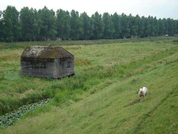 Diefdijk, part of the military defence line Hollandse Waterlinie.