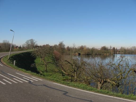 Diefdijk, Wiel van Bassa: dike re-built around a dike breach (1573).